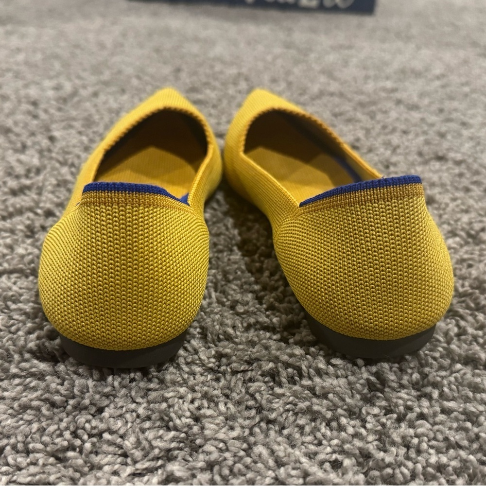 Like New Rothy's The Point flats in Marigold mustard yellow, size 7 - Picture 14 of 14